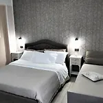 Domus Michaeli Perfetto Per Famiglie E Gruppi Confortevoli Vicino Agli Scavi E Al Centro