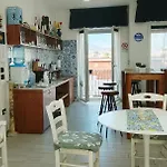 Domus Michaeli Perfetto Per Famiglie E Gruppi Confortevoli Vicino Agli Scavi E Al Centro Bed & Breakfast 3*