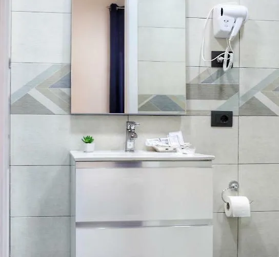 Domus Michaeli Perfetto Per Famiglie E Gruppi Confortevoli Vicino Agli Scavi E Al Centro Bed & Breakfast 4*